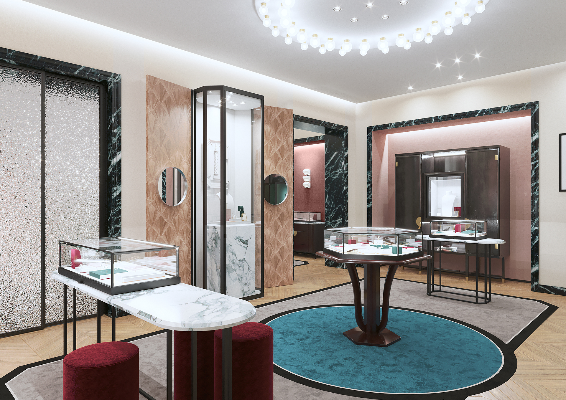 Le cabinet en bois est mise en avant dans la niche à la tapisserie rose dans la boutique BOucheron de Chongqing