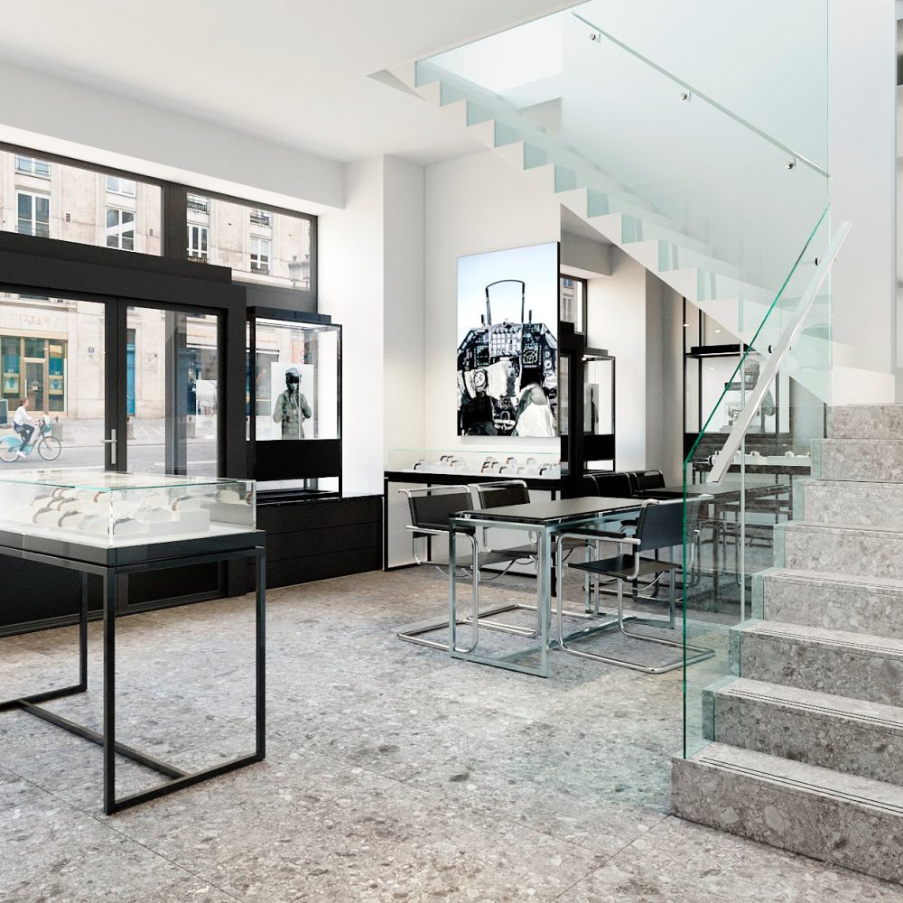 L'intérieur de la boutique d'horlogerie masculine de luxe Bell&Ross à Paris composé de marbre et déléments de mobilier noir.