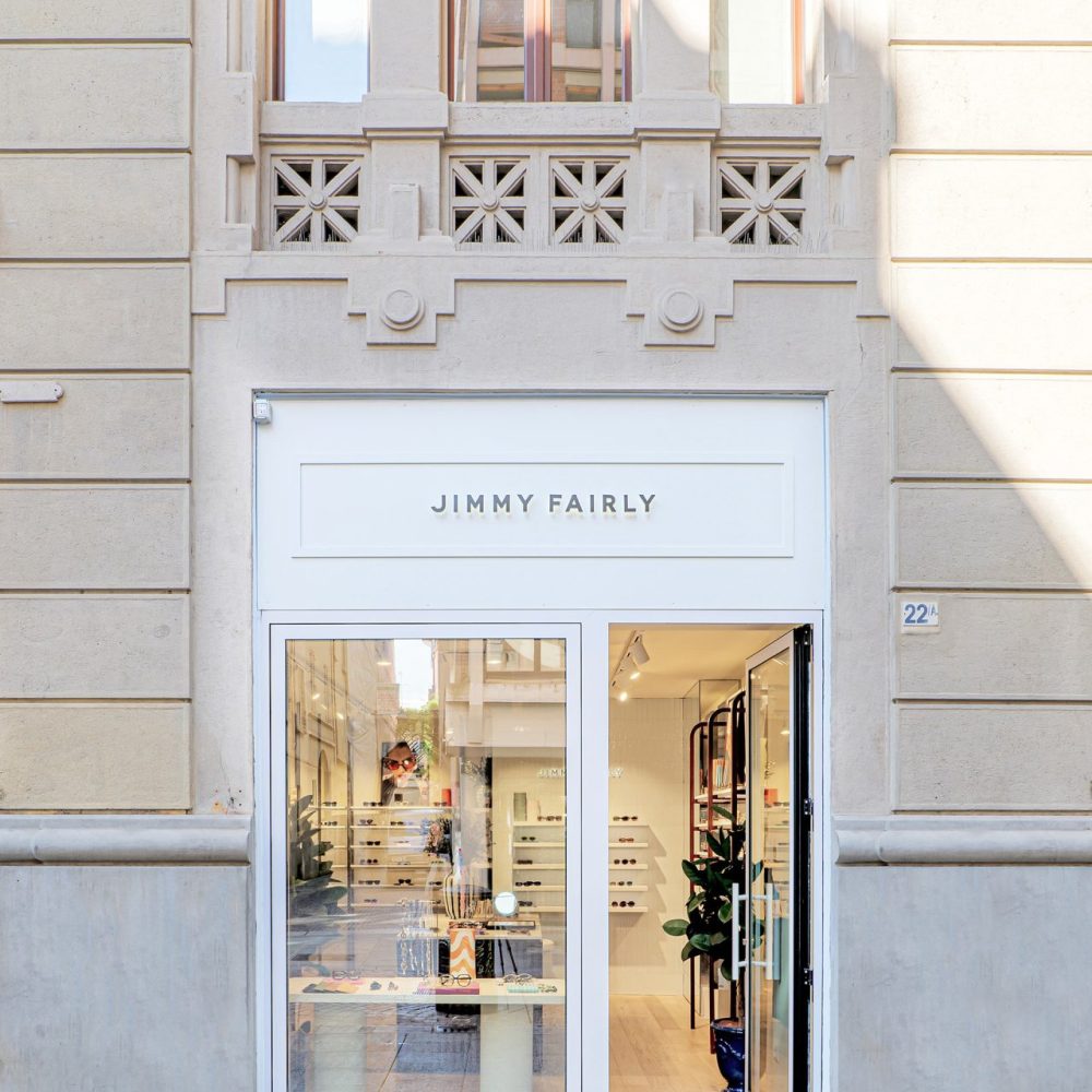 Façade de la boutique Jimmy Fairly à Parme, projet d'architecture retail.