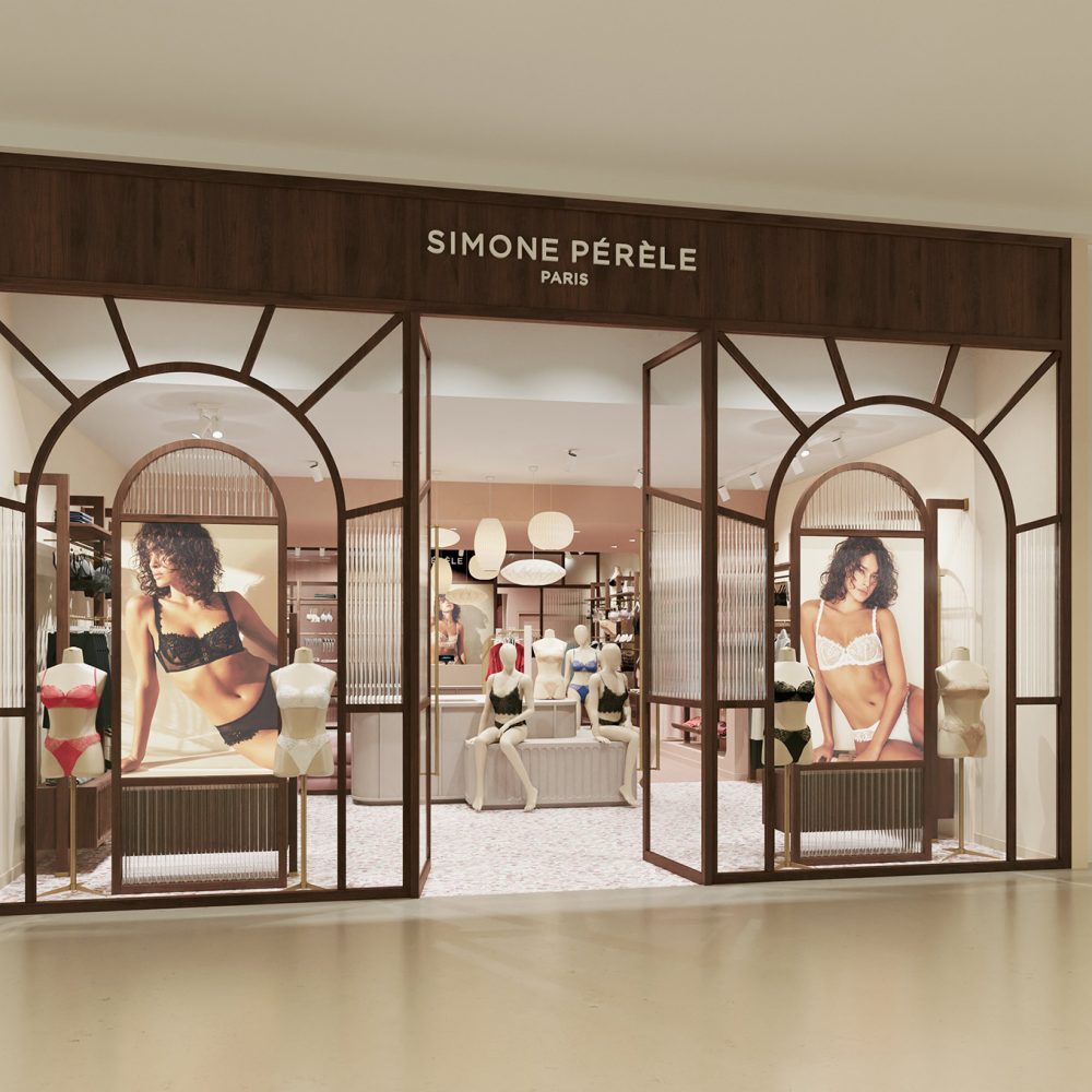 La façade vitrée de l'enseigne Simone Pérèle à l'intérieur du mall de Burnside.